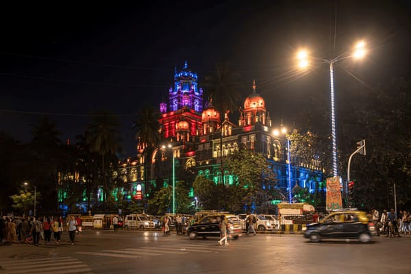 The Two Worlds of Churchgate: Office vs. Leisure